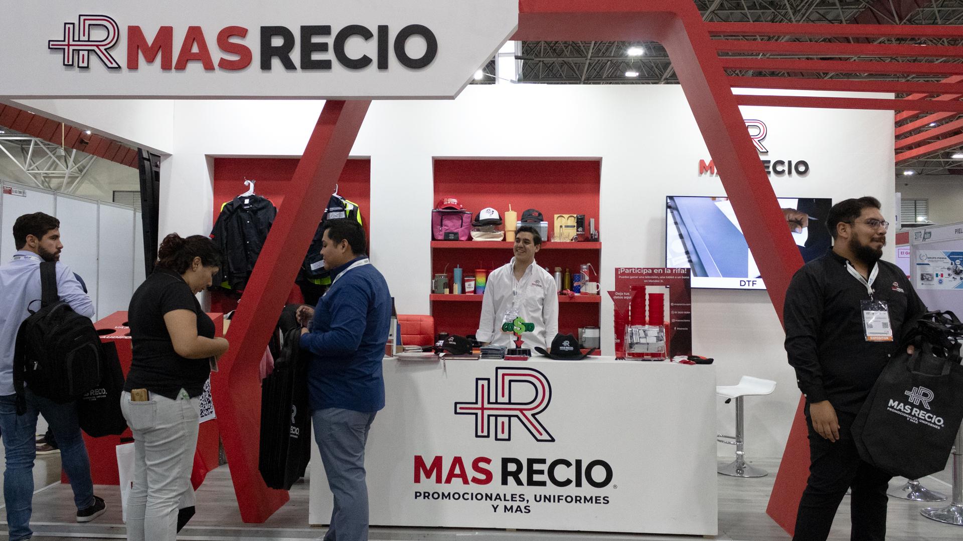 Mas Recio Stands